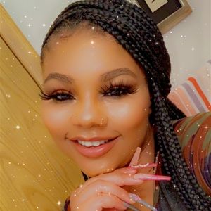 Meet your Posher, Erica